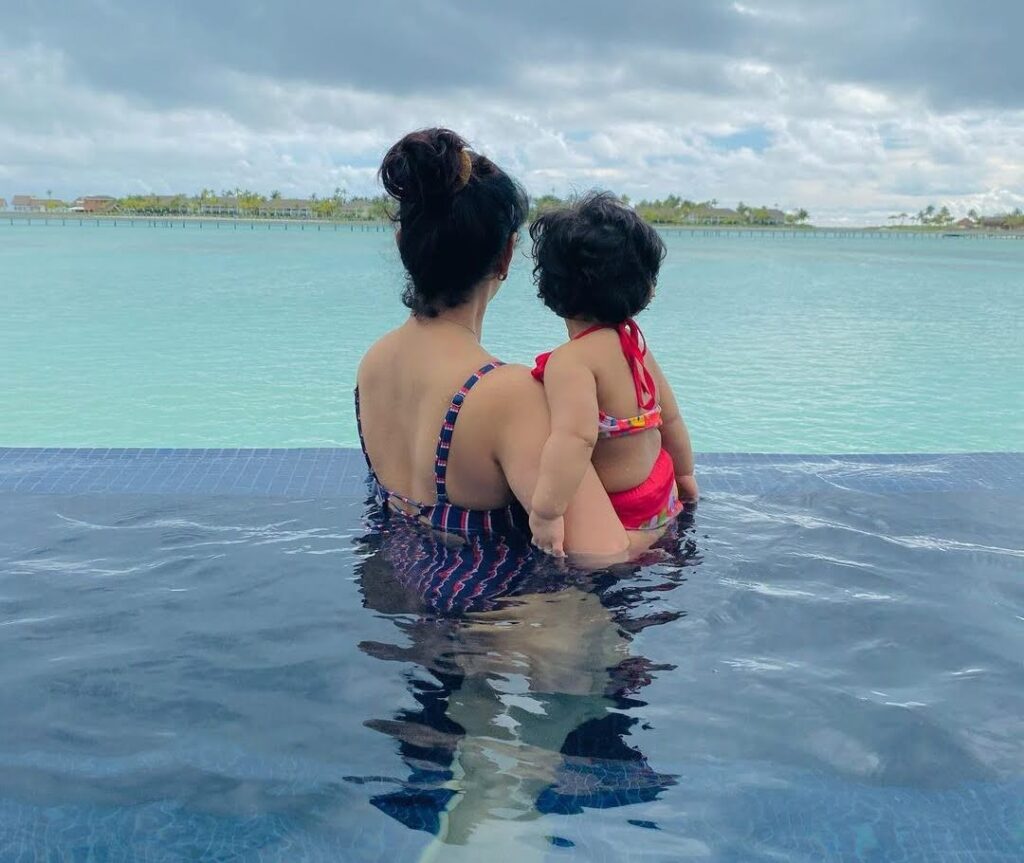 ANKITA-BHARGAV-SHARED-SOME-UNSEEN-PICTURES-OF-HER-DAUGHTER