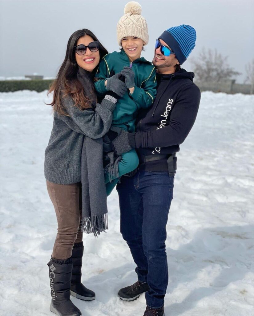 ARJUN-BIJLANI-WITH-HIS-WIFE-AND-BABY