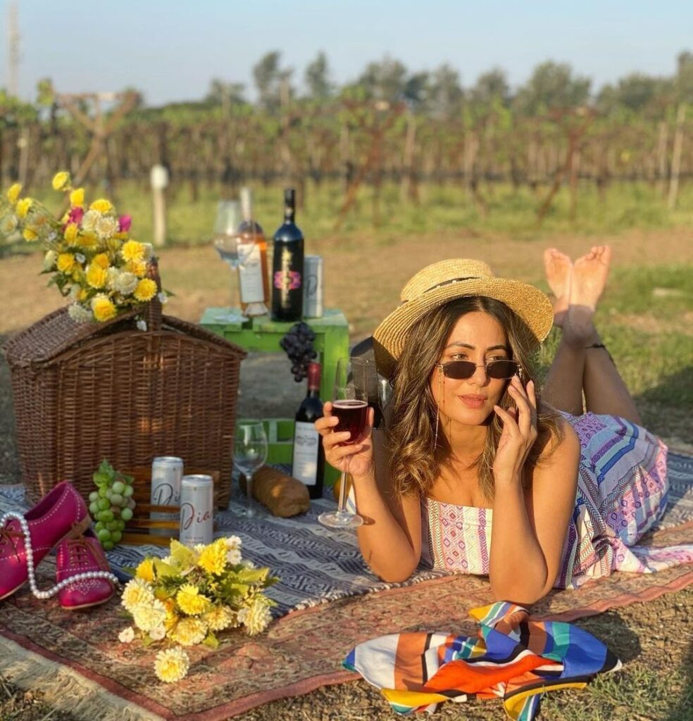 HINA-KHAN-AT-SULA-VINEYARDS