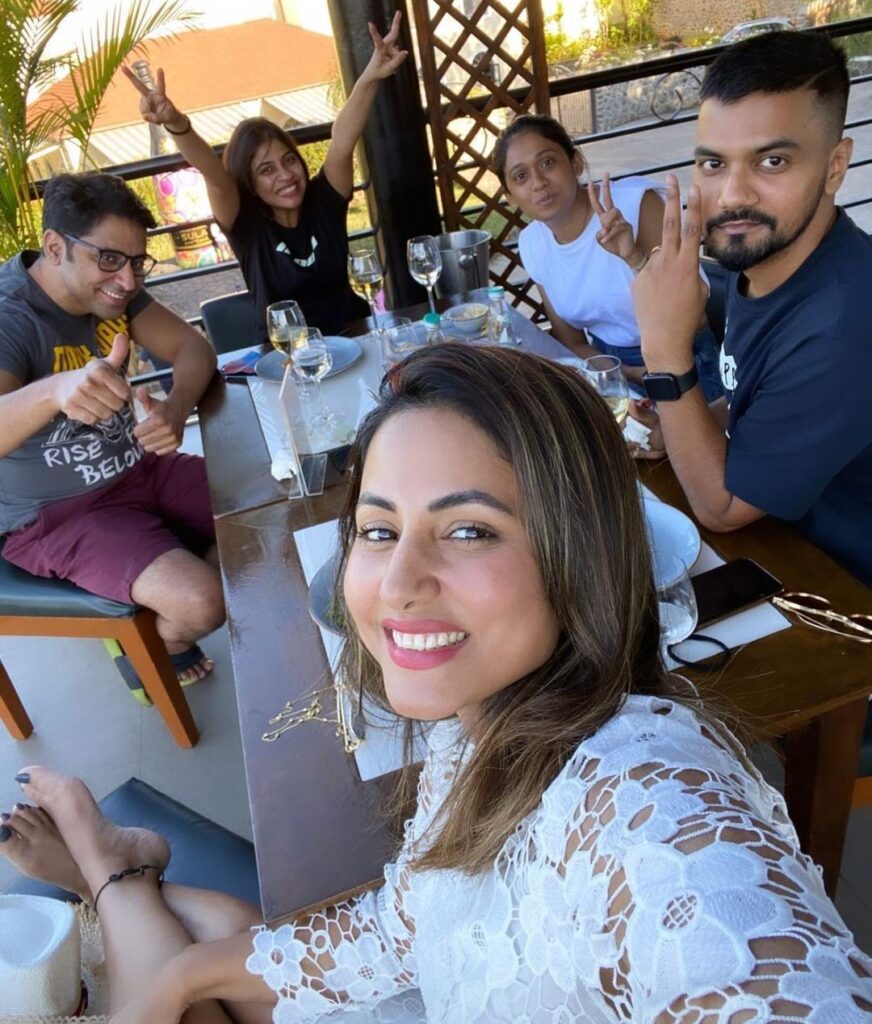 HINA-KHAN-CHILLING-AT-SULA-VINEYARDS-WITH-ROCKY-