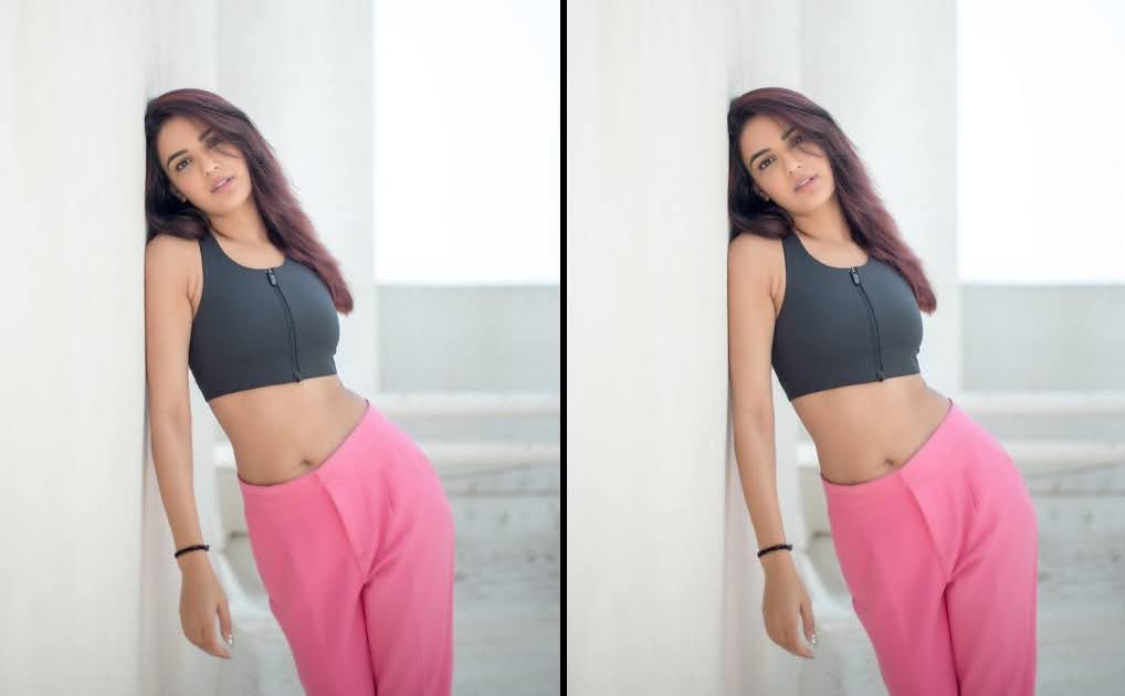 Jasmin Bhasin slays in black and pink sportswear calls herself 'BUBBLEGUM...