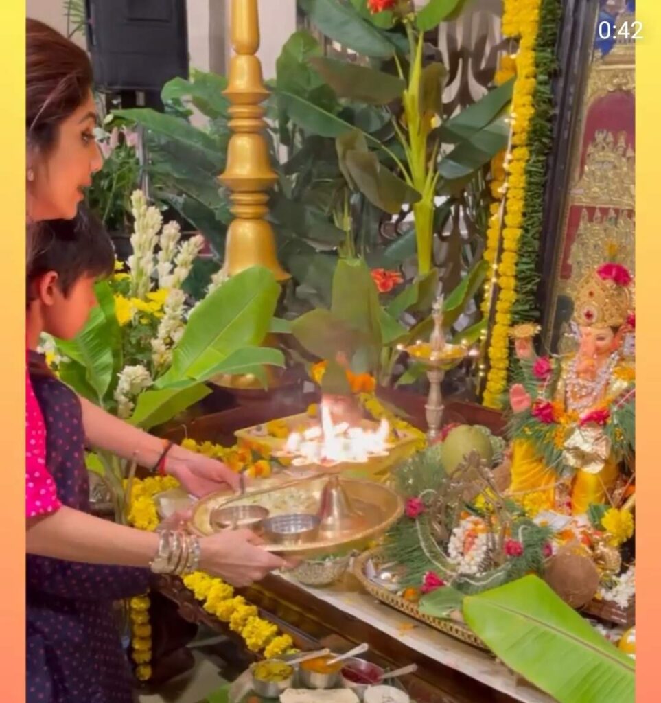Ganesh Chaturthi 2021: Shilpa Shetty twins with daughter for the celebrations.