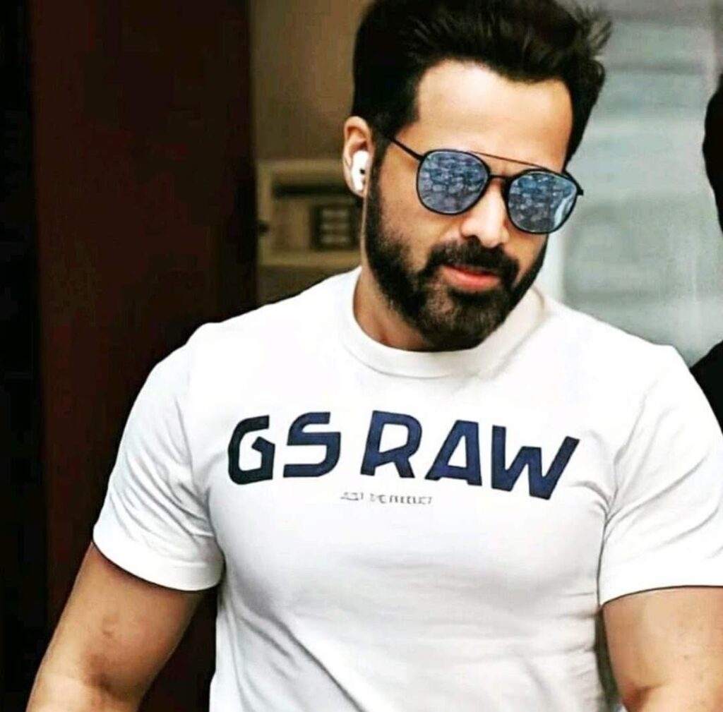 What is the face shape of Emraan Hashmi?